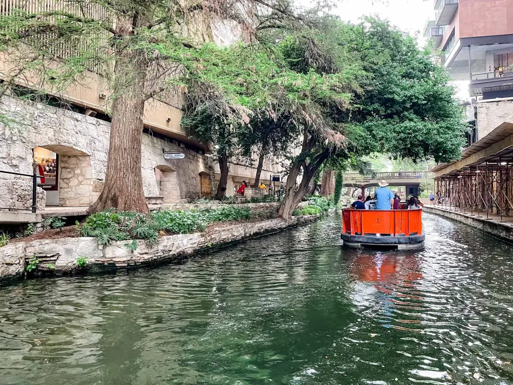 riverwalk in san antonio texas boat tour
