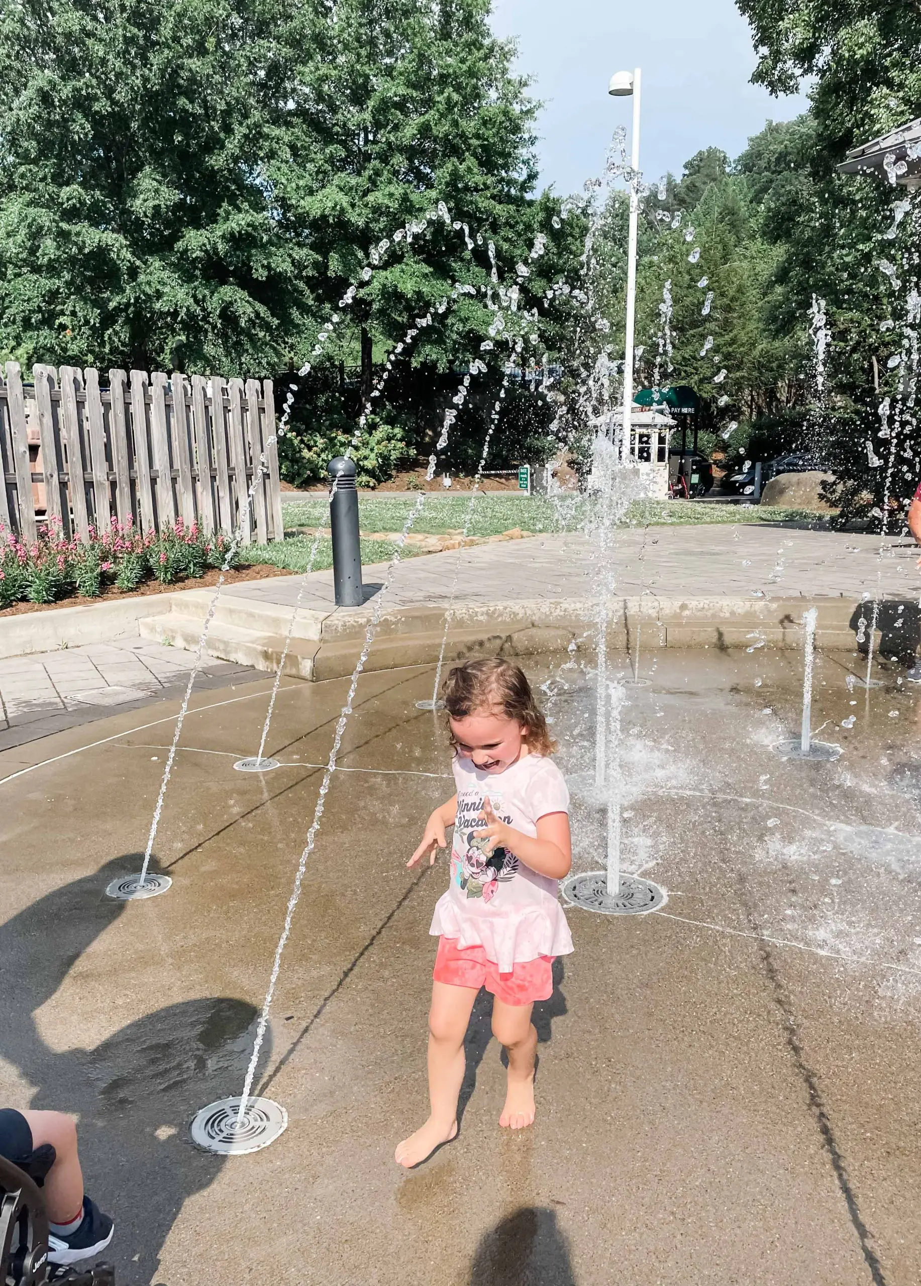 downtown gatlinburg tennessee splash fountain kids