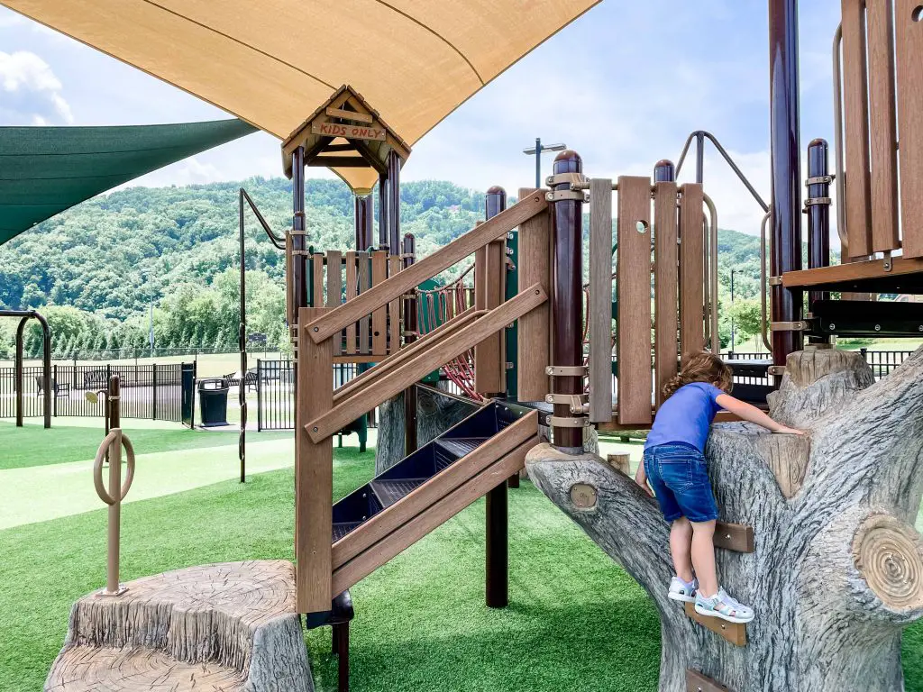 wear farm city park pigeon forge tennessee playground