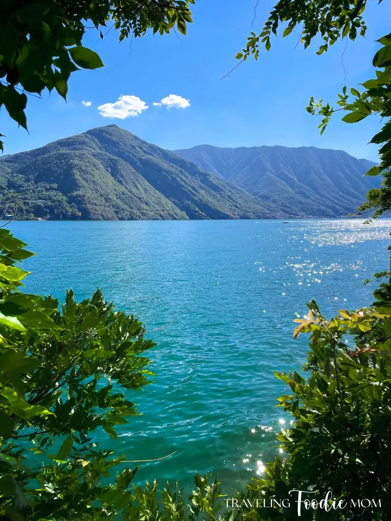 lake como pretty views of mountains