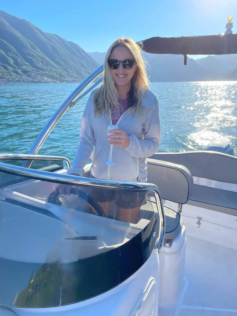 lake como private boat ride happy place