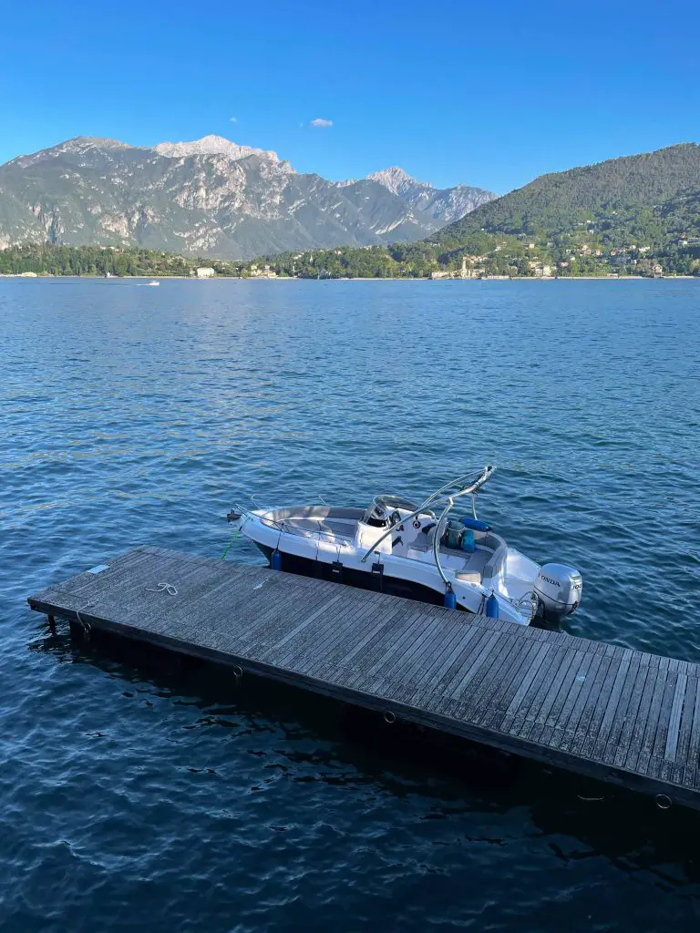 lake como private boat ride pic of boat