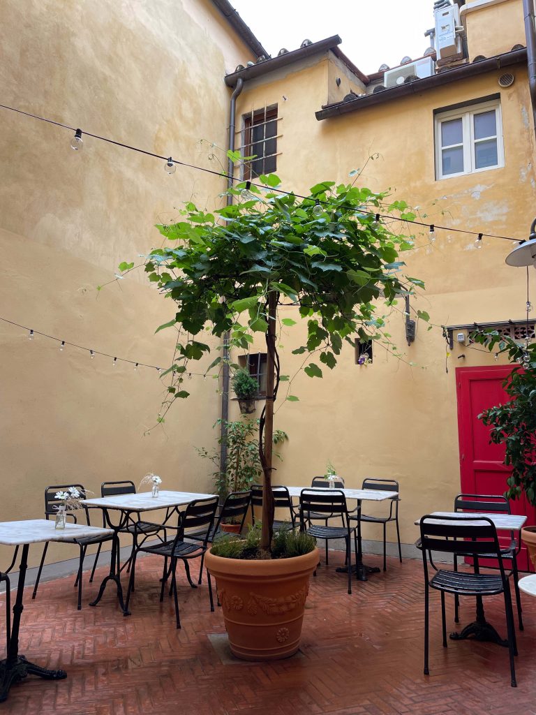 Caffe La Corte - courtyard
